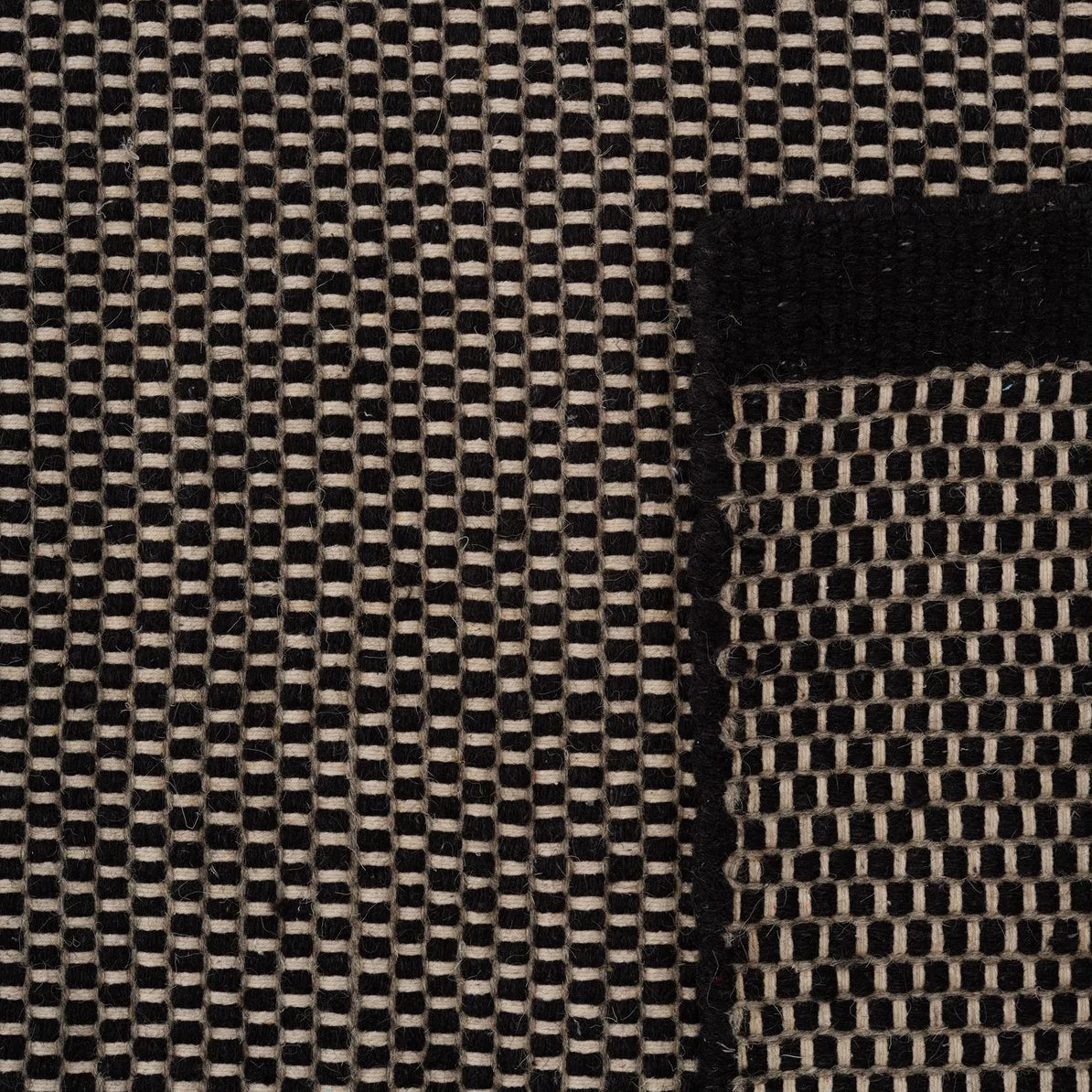 Linie Design Asko Black Rug