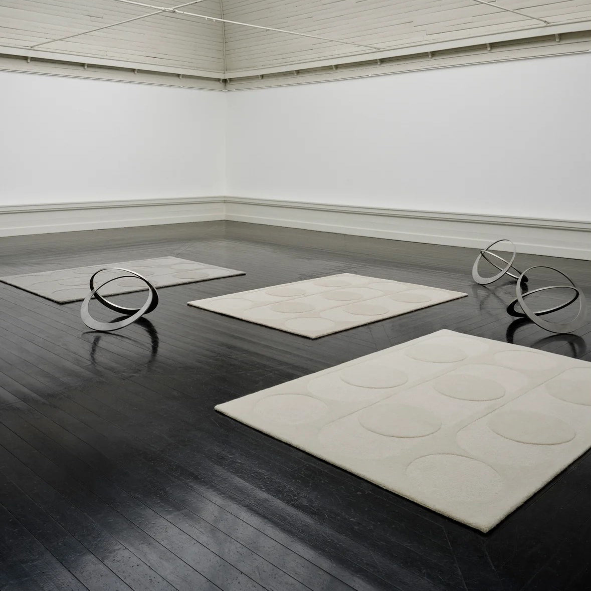 Linie Design Orb Alliance White Rug