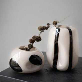 Wikholm Nova Vase Beige/Black 19cm