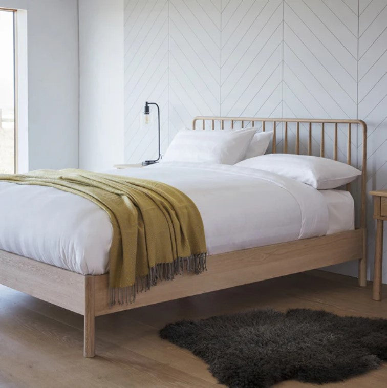 Oak Wycombe Spindle Gallery Direct King Bed