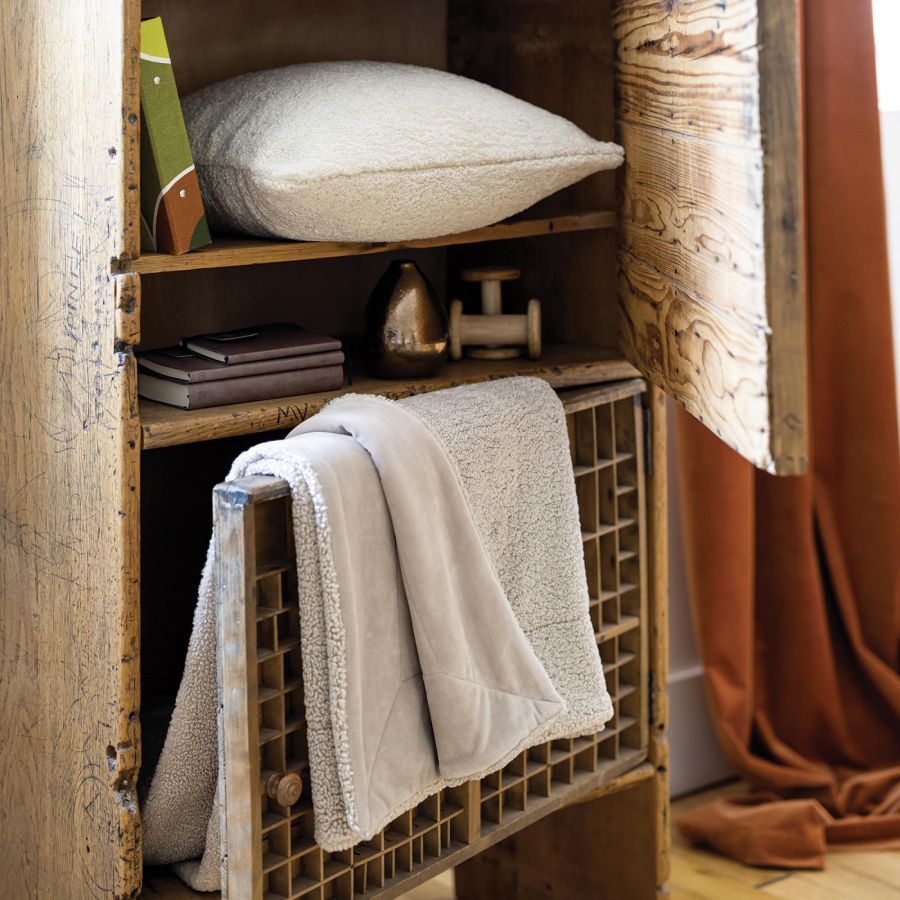 Super Soft Boucle Barry Throw
