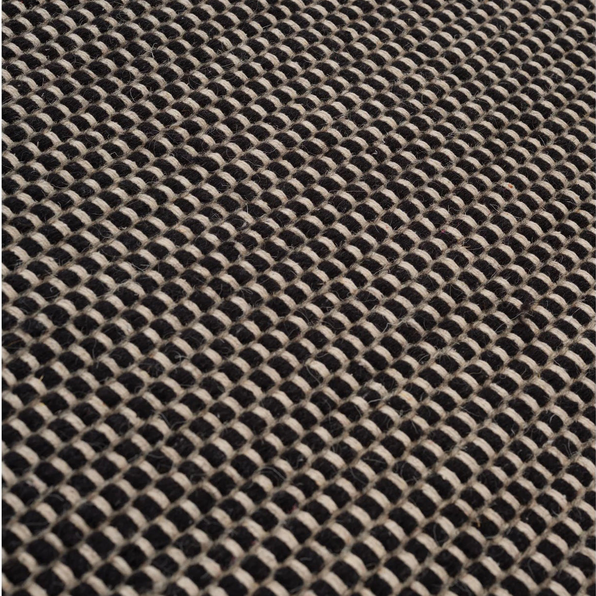 Linie Design Asko Black Rug