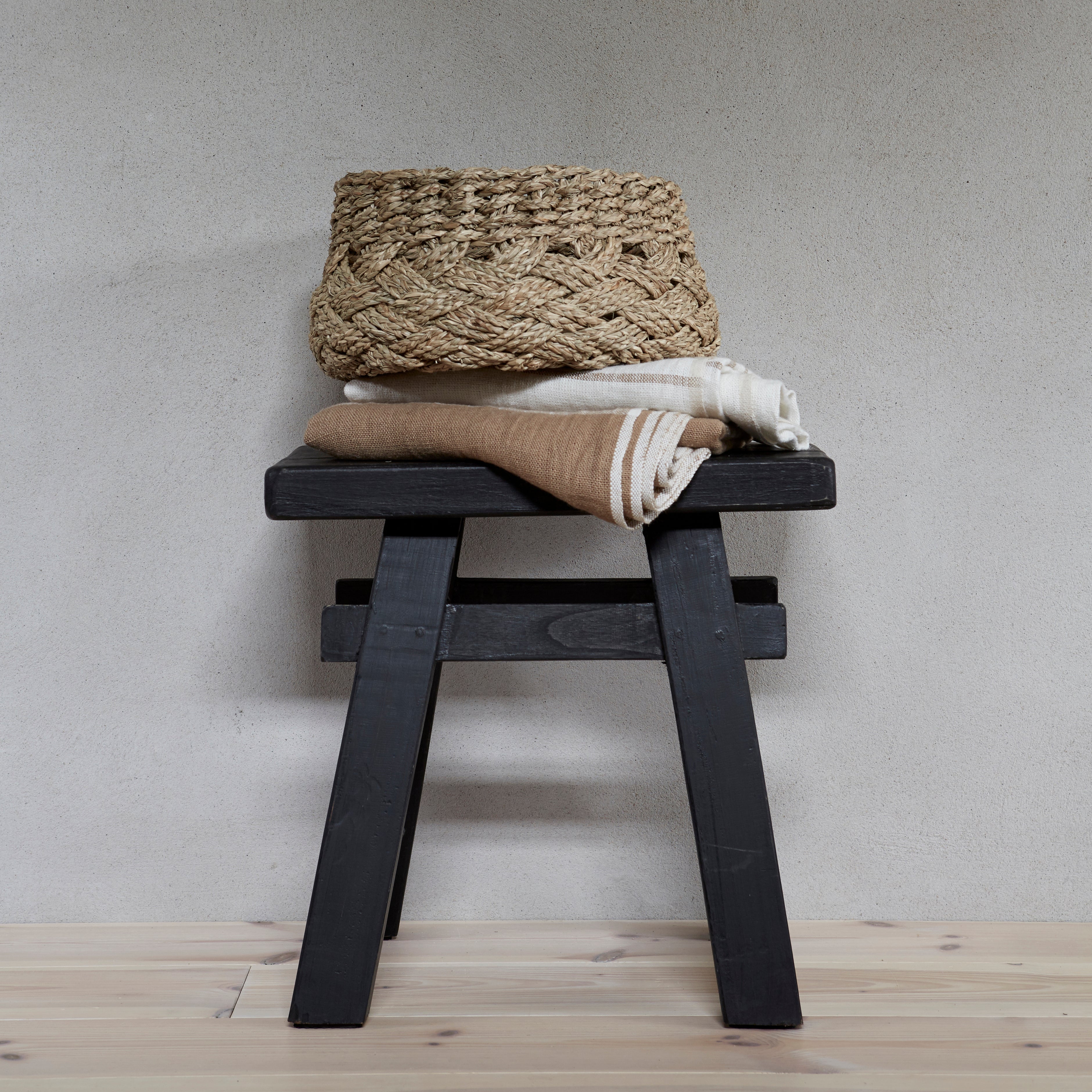 Kaida Stool Black lifestyle