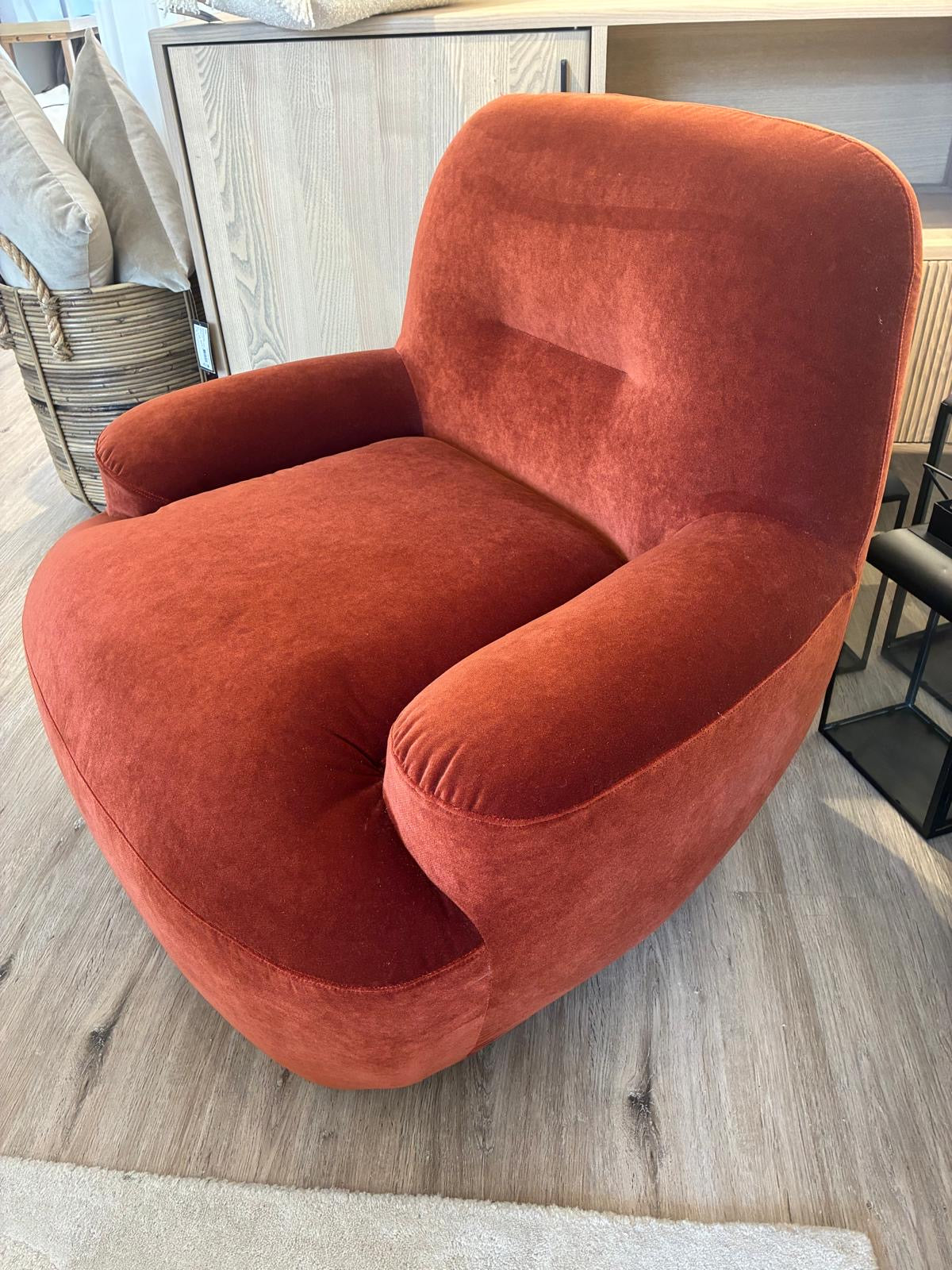 Ex Display Mastrella Unna Swivel Chair